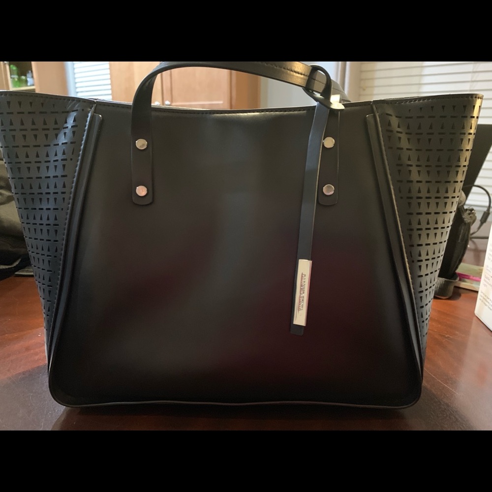 Vince Camuto tote style handbag